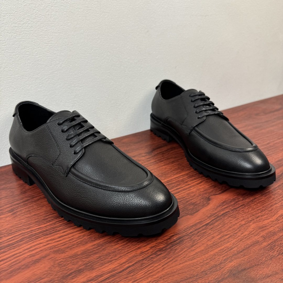 Dolce & Gabbana Men's Grained Leather Derby Shoes