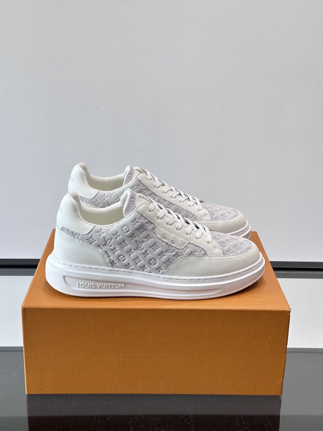 Louis Vuitton Embossed Low-Top Sneakers - Embossed Patterned Leather And Suede Upper