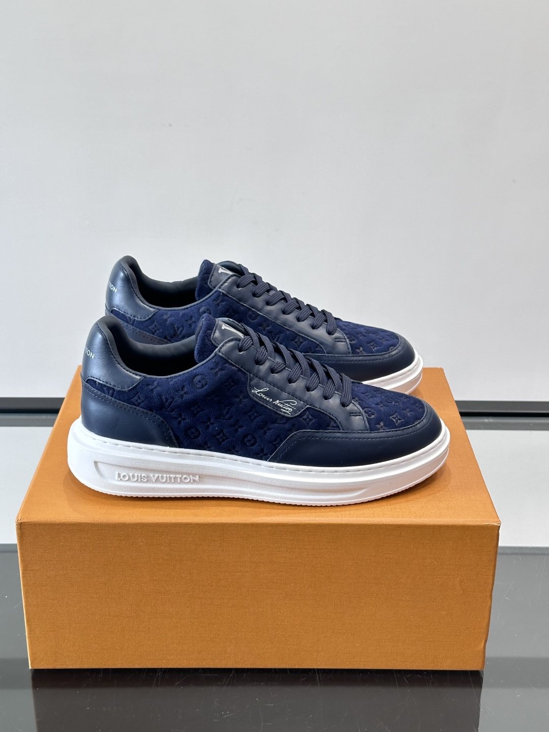 Louis Vuitton Embossed Low-Top Sneakers - Embossed Patterned Leather And Suede Upper